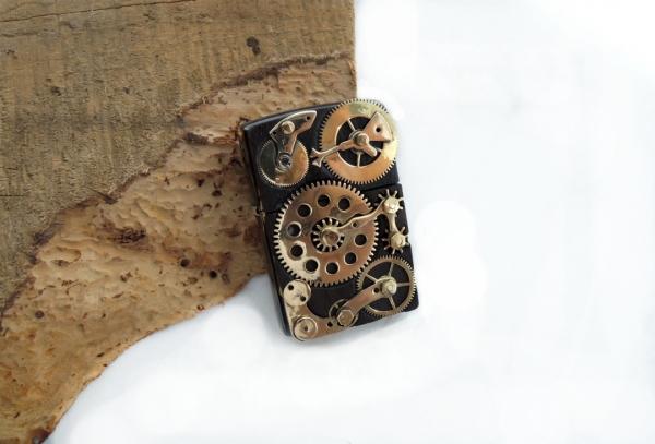 Зажигалка и портсигар в стиле Clockwork
