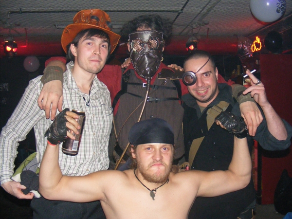 Фотка с вечеринки воздушных пиратов