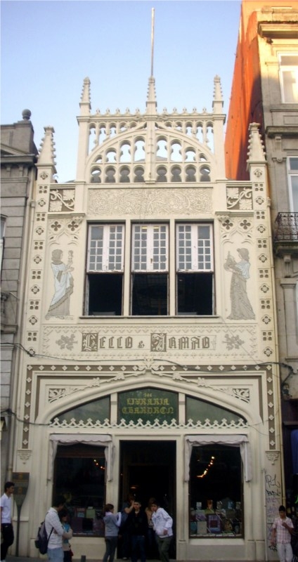 Livraria Lello – прекрасный книжный магазин в Пронто, Португалия (Фото 2)