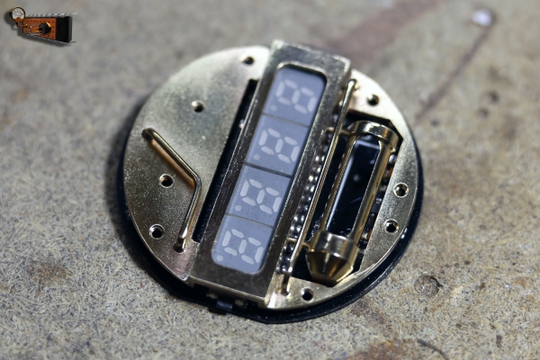 Часы «Метро 2033» в стиле стимпанк