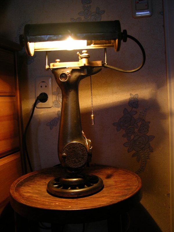 настольная лампа. (Фото 4)
