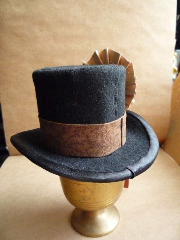 Цилиндр-шляпка Госпожи  Мариоланы (Фото 6)