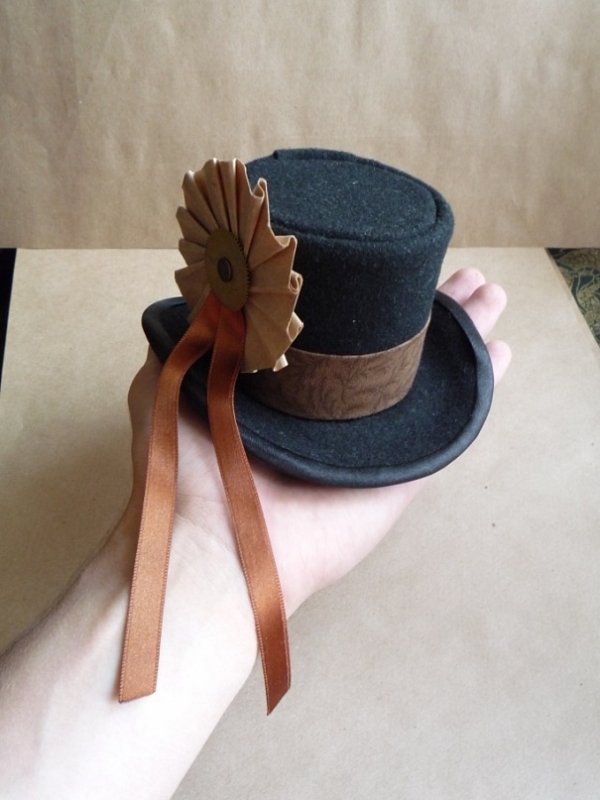 Цилиндр-шляпка Госпожи  Мариоланы (Фото 3)