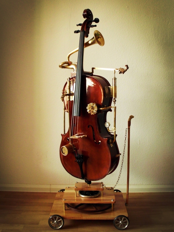Стимпанк - виолончель! Она же мини-бар, она же арт-объект на колесиках и при музыке!