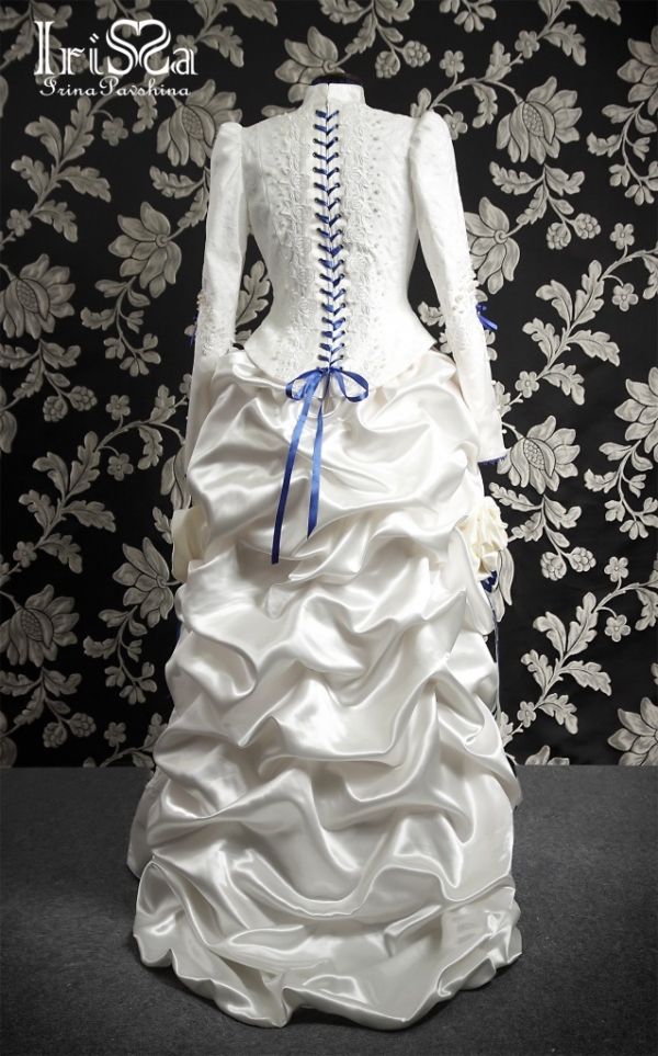 Свадебное платье в викторианском стиле с турнюром. (Фото 4)