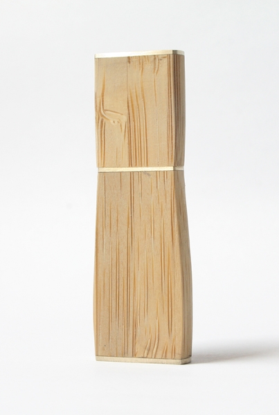 Флеш-накопитель из бамбука