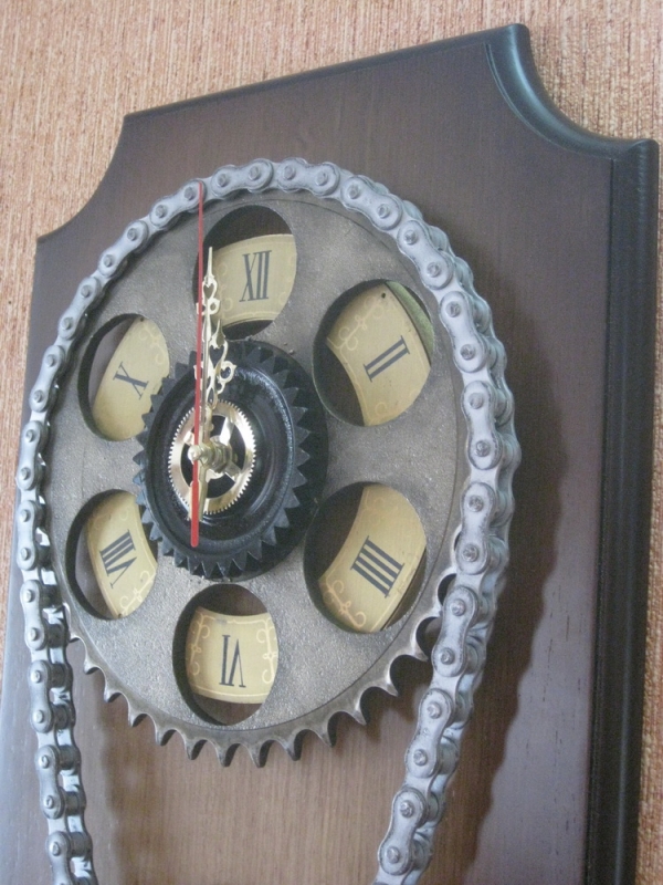 Часы "Шестеренки с цепью" (Фото 2)