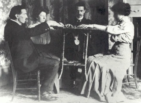 Спиритизм – как неотъемлемая часть Викторианской эпохи. (Фото 3)