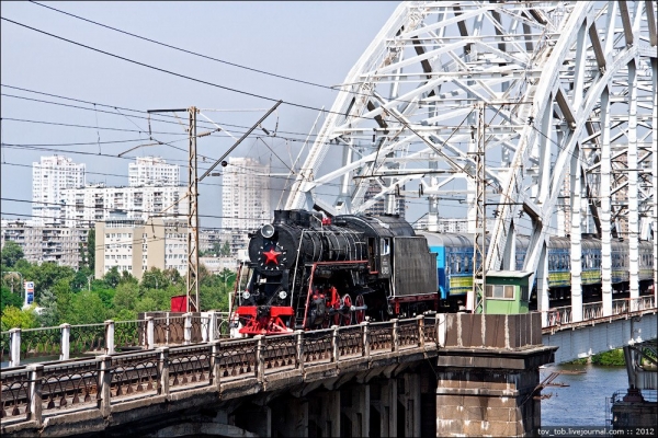Ретро-паровоз в Киеве. (Фото 6)