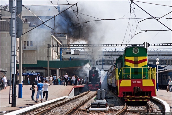 Ретро-паровоз в Киеве. (Фото 4)
