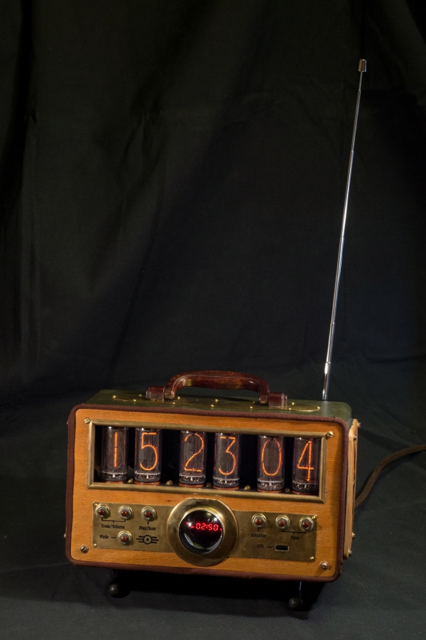 Часы Fallout Stereo Box v2