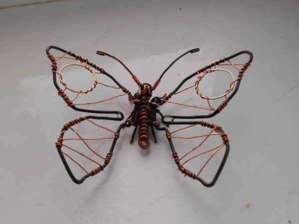 Бабочка из проволоки (Фото 3)