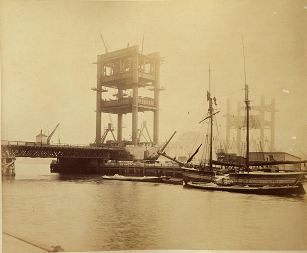 Строительство Тауэрского моста. (Фото 5)