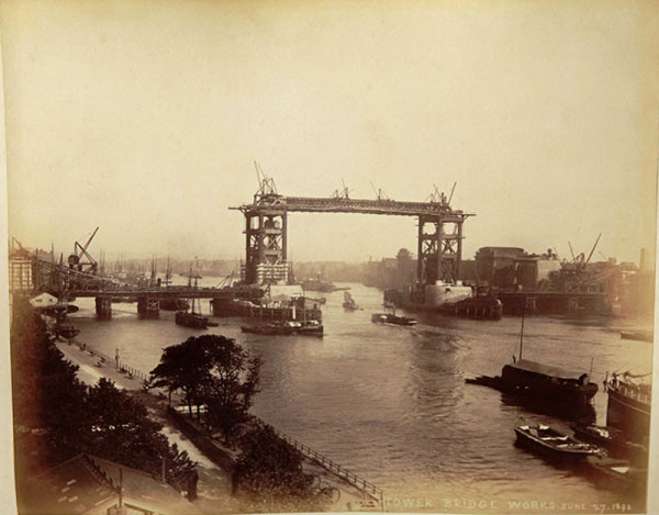 Строительство Тауэрского моста. (Фото 11)