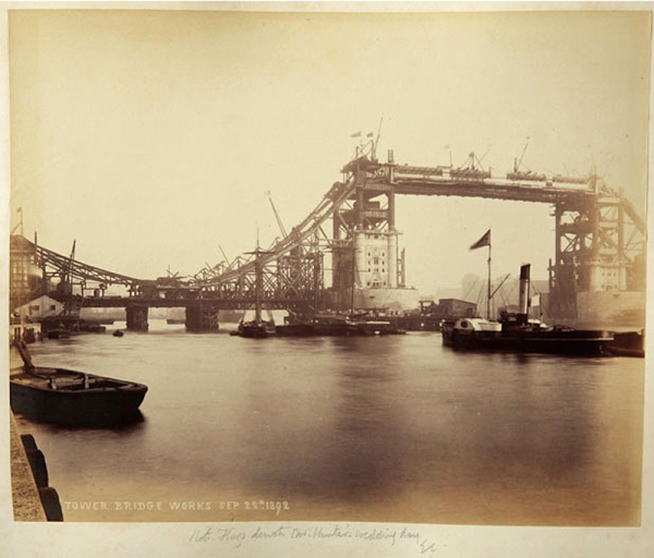 Строительство Тауэрского моста. (Фото 15)