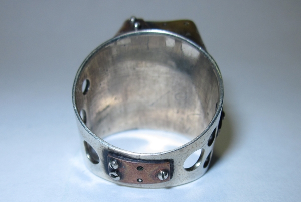 Кольцо из кусочков метала (Фото 3)