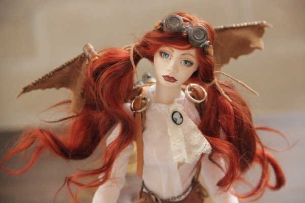 Шарнирная куколка Виктория и ее бабочка Молли (Фото 3)