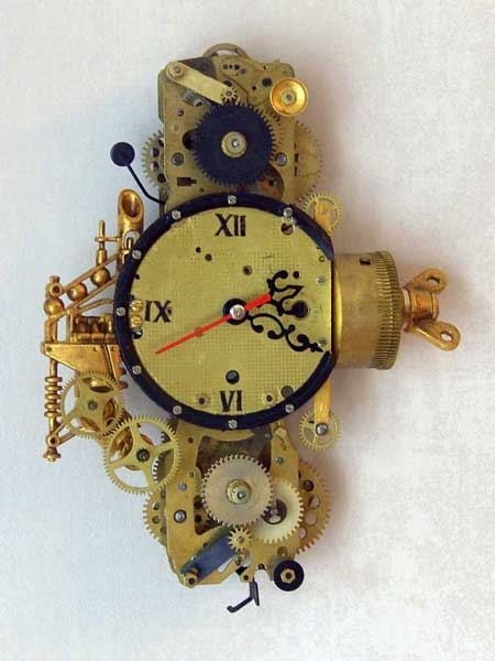 Часы из будильников (Фото 4)