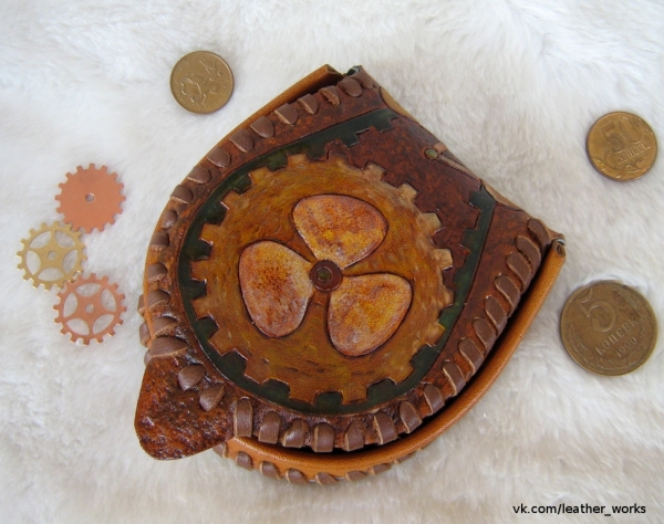 Маленький кошелек-монетница из кожи