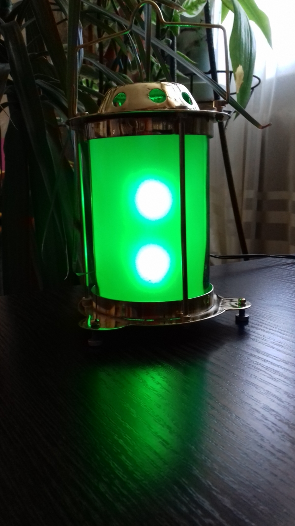 Зеленая лампа.