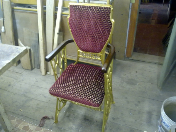 кресло из станины швейной машинки singer (Фото 3)