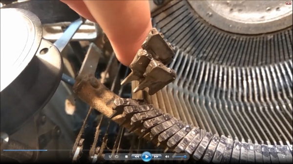 уданые клейма из печатной машинки (видео процесса изготовления)