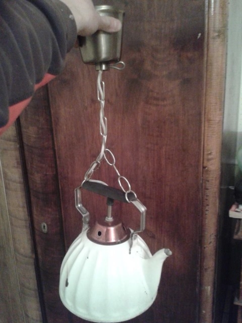 лампа из старого чайника
