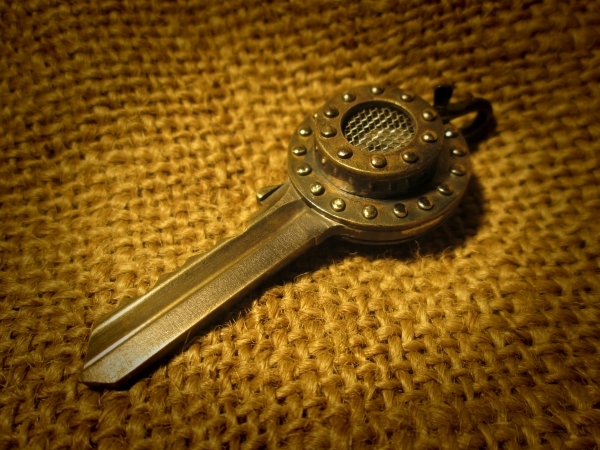 Ключи от мастерской, где инструменты лежат)