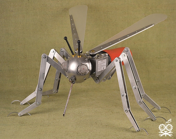 КОМАР - компактный особый модифицированный автономный робот.