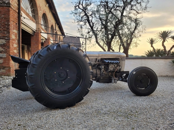 Хот-род из трактора Lamborghini 2R. Немного дизельпанка. Репост.