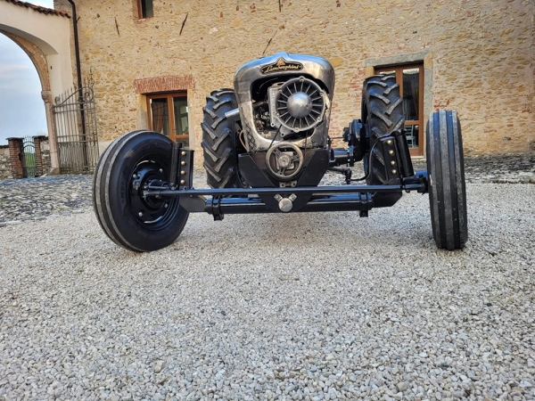 Хот-род из трактора Lamborghini 2R. Немного дизельпанка. Репост.
