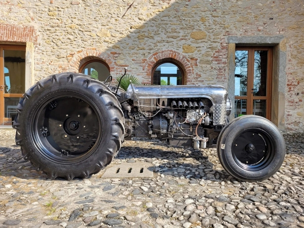 Хот-род из трактора Lamborghini 2R. Немного дизельпанка. Репост.