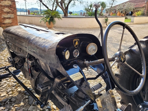 Хот-род из трактора Lamborghini 2R. Немного дизельпанка. Репост.