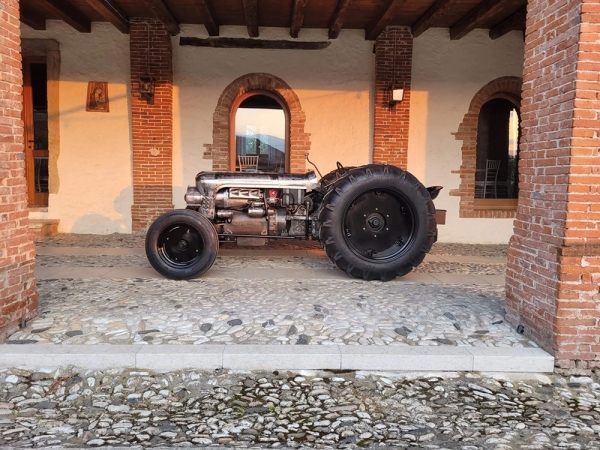 Хот-род из трактора Lamborghini 2R. Немного дизельпанка. Репост.