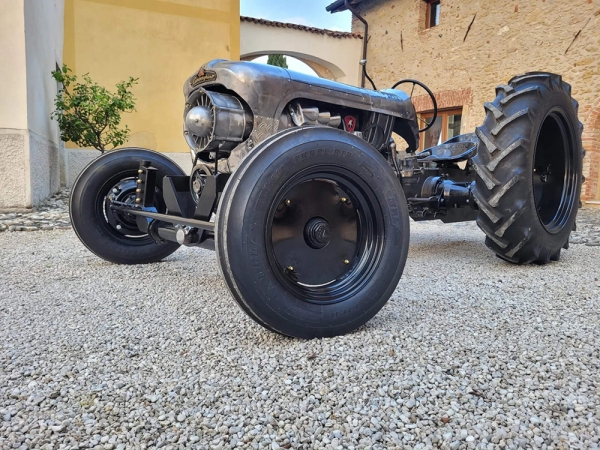 Хот-род из трактора Lamborghini 2R. Немного дизельпанка. Репост.