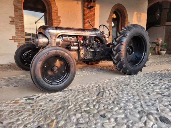 Хот-род из трактора Lamborghini 2R. Немного дизельпанка. Репост.