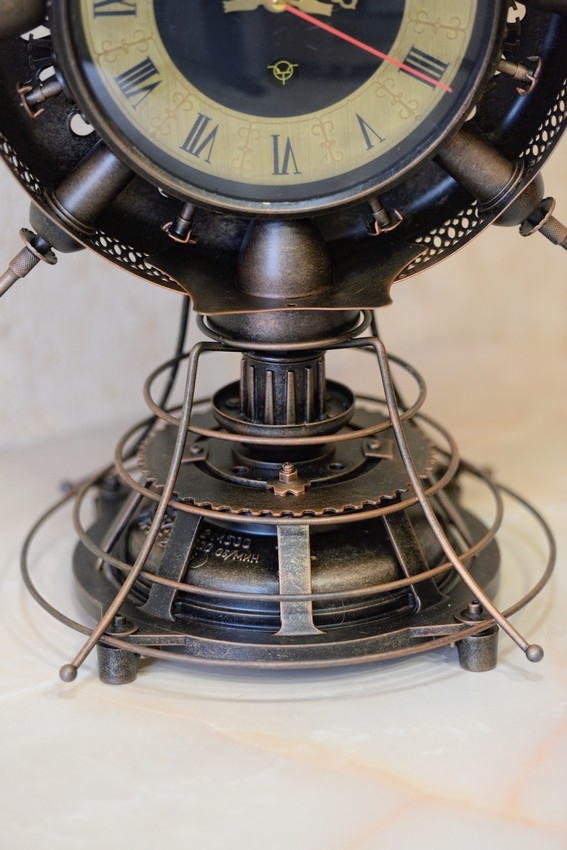 Часы в подарок...