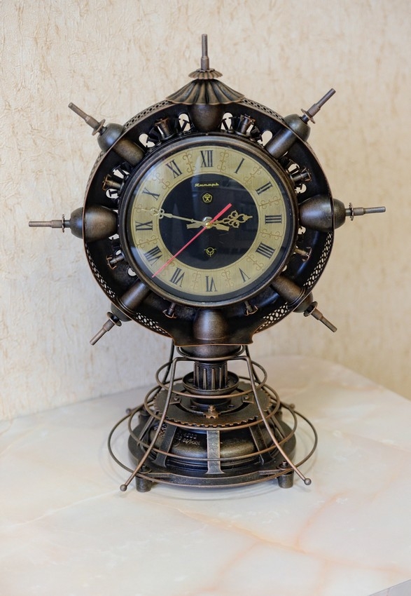 Часы в подарок...