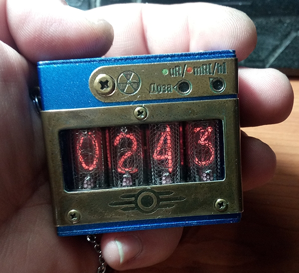 Карманный дозиметр-часы на газоразрядных индикаторах НанитЪ 3000