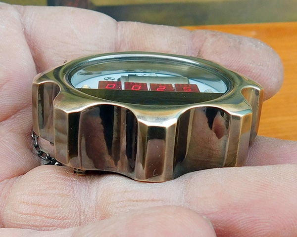 Карманные часы-дозиметр в стиле Fallout
