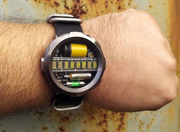 Часы-дозиметр на матричном индикаторе в духе Fallout