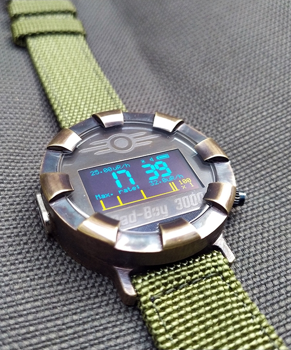 Наручный персональный дозиметр-часы в духе Fallout