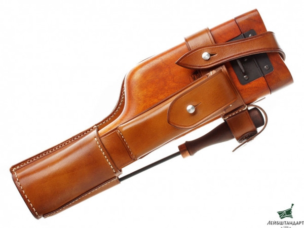 002-03-Mauser-leather-and-wood