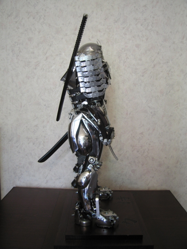 Статуя Серебряный Самурай.