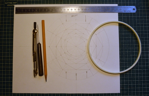 Часы, ловец снов в стиле зомбиклок.