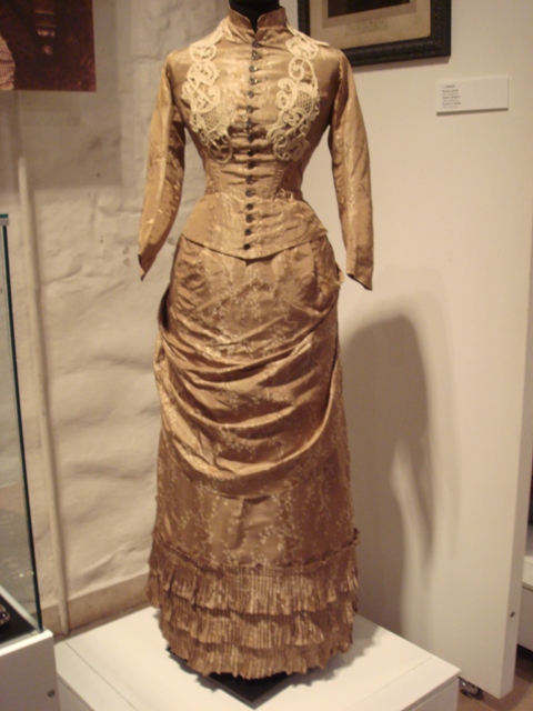 На выставке "Мода Викторианской эпохи" - платья и аксессуары 1830 - 1900 годов из собрания Александра Васильева, Париж (Фото 4)