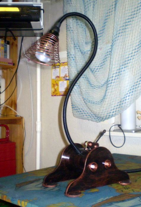 Лампа и медалька (Фото 4)