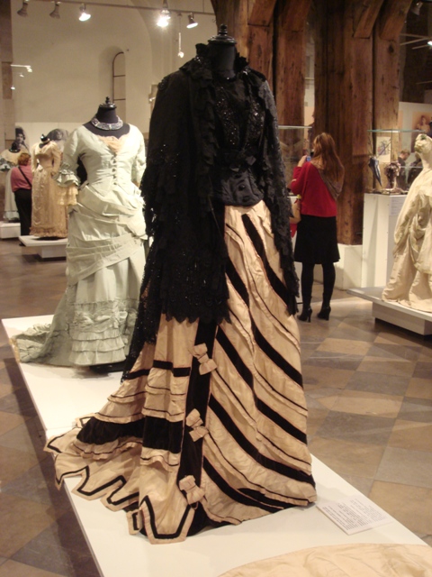 На выставке "Мода Викторианской эпохи" - платья и аксессуары 1830 - 1900 годов из собрания Александра Васильева, Париж (Фото 18)