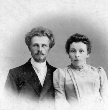 Лебедевы - Ипполит Венедиктович с женой Пелагеей Ананьевной. 1901г. г. Красноярск.