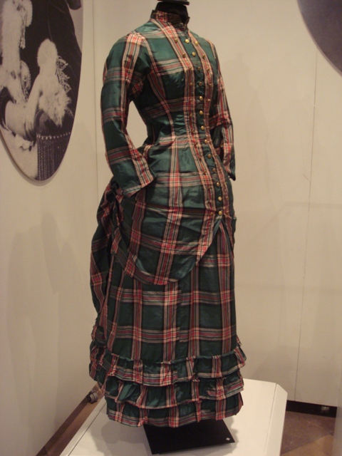 На выставке "Мода Викторианской эпохи" - платья и аксессуары 1830 - 1900 годов из собрания Александра Васильева, Париж (Фото 6)